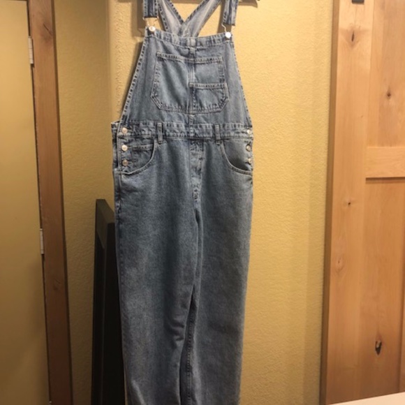 Free People Pants - Free People Ziggy overalls sz M NWOT light blue
